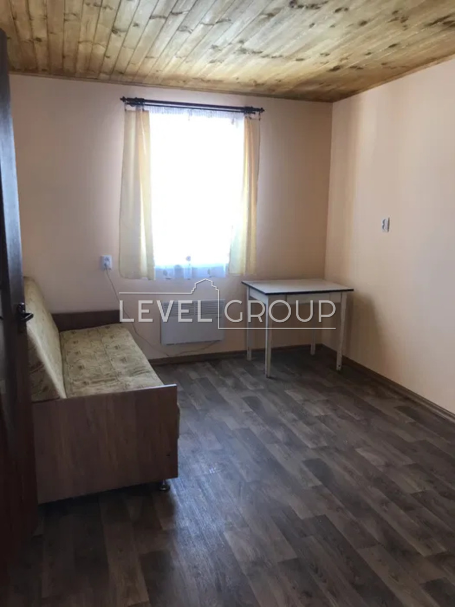 M. Karpenko St. (Kosiora), 4