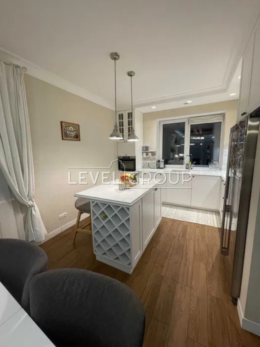 Академіка Кащенка вул., 10