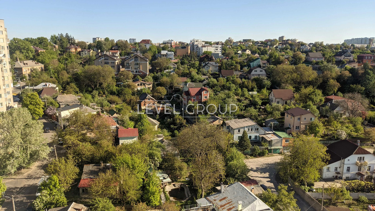 Валерія Лобановського просп. (Червонозоряний), 126Г