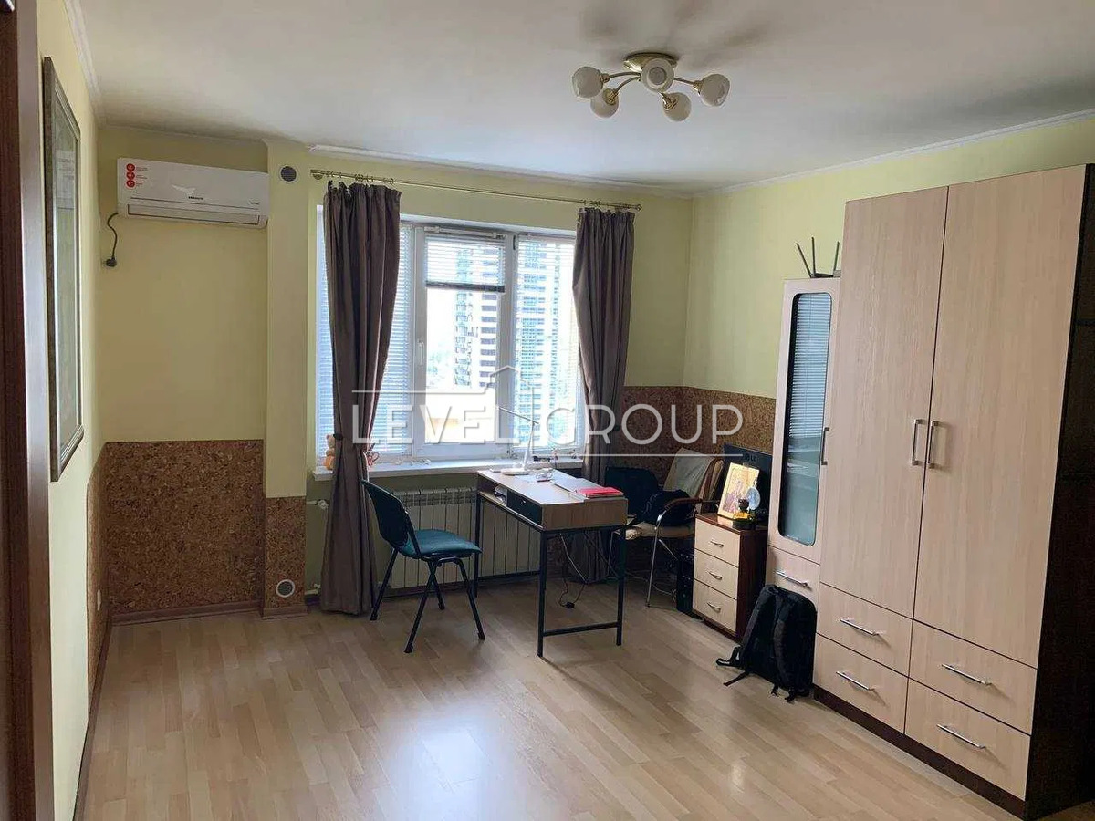 Honore de Balzac St., 4A