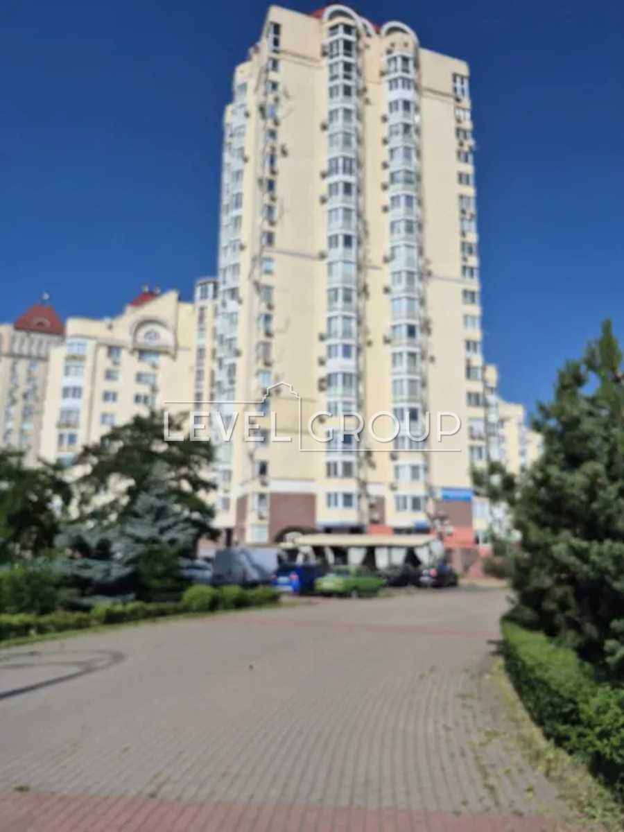 Володимира Івасюка просп. (Героїв Сталінграда), 24а