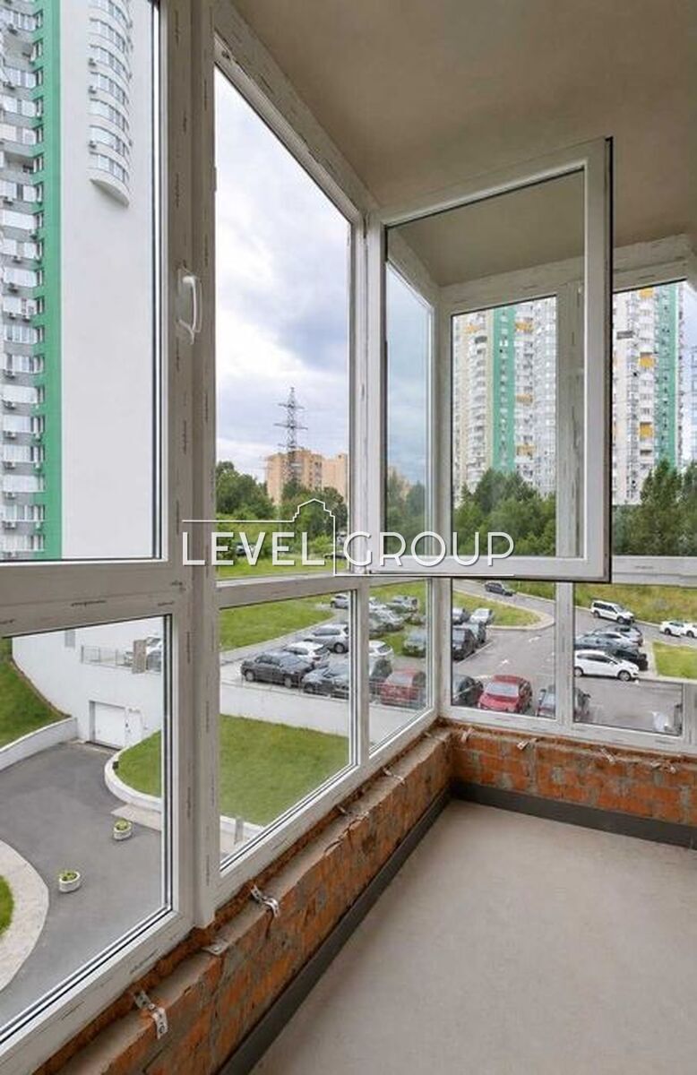 Вишгородська вул., 45