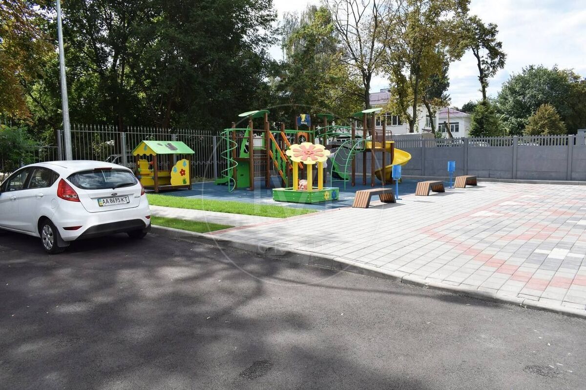 Пріорська вул. (Полупанова), 16