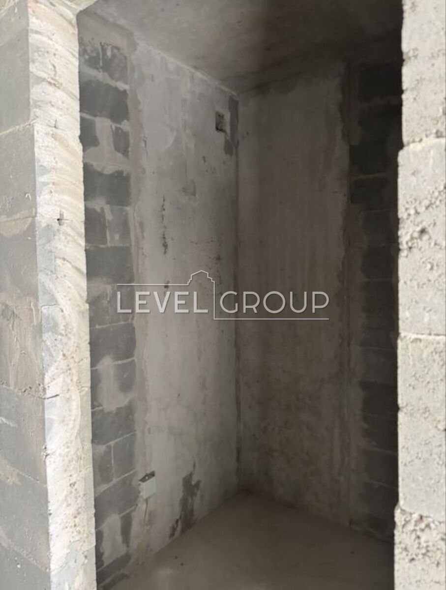 Набережно-Рибальська дорога, 27