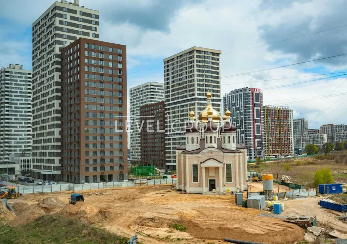Всеволода Змієнка вул., б.10,8