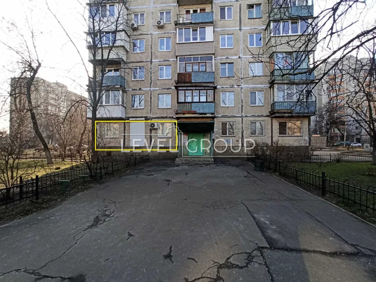 Празька вул., 32
