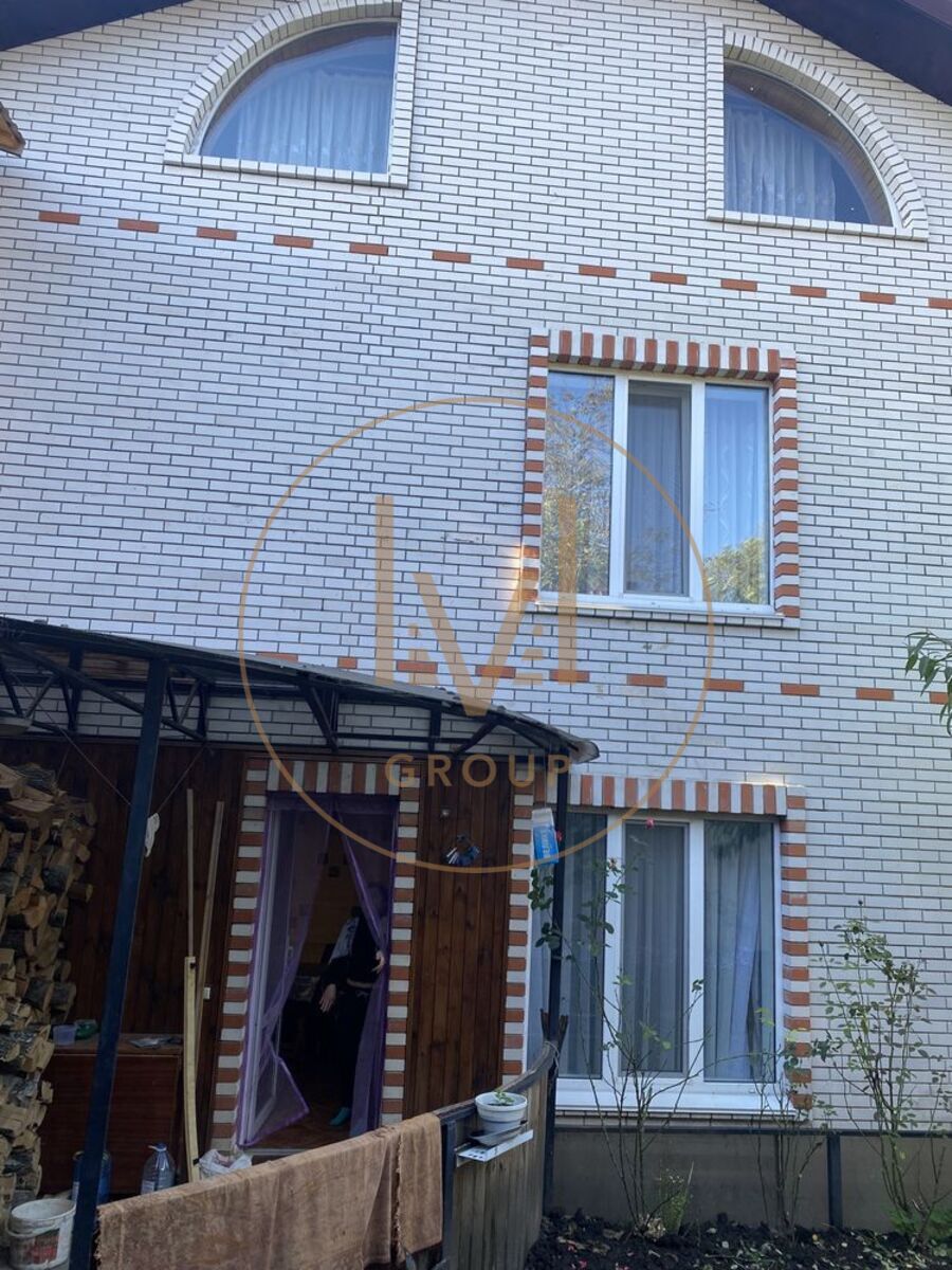 name_en
