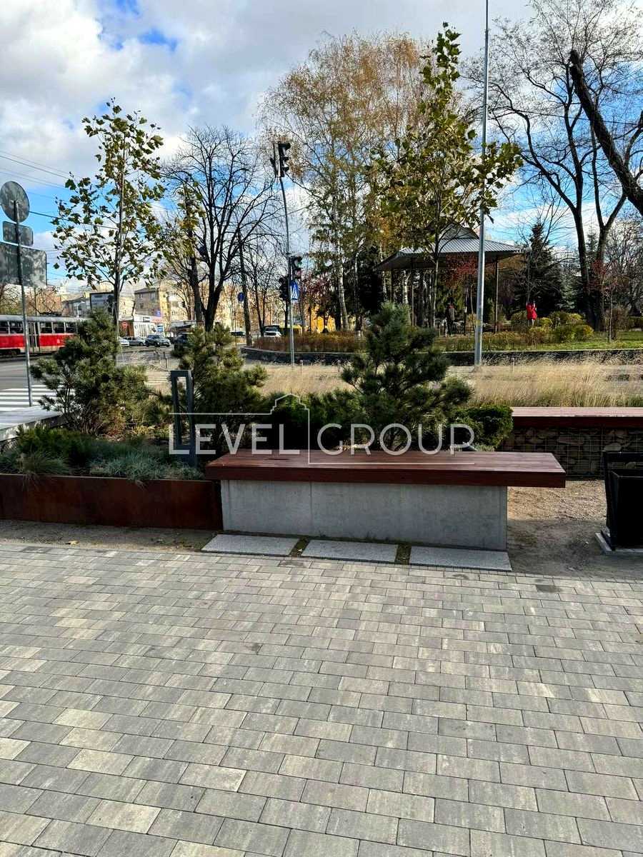 Дегтярівська вул., 17