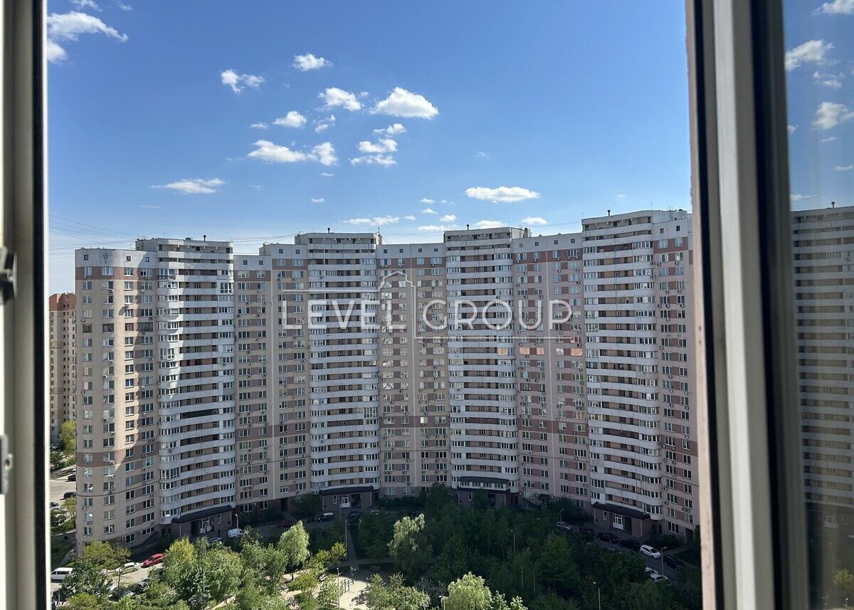 Олени Пчілки вул., 2Б