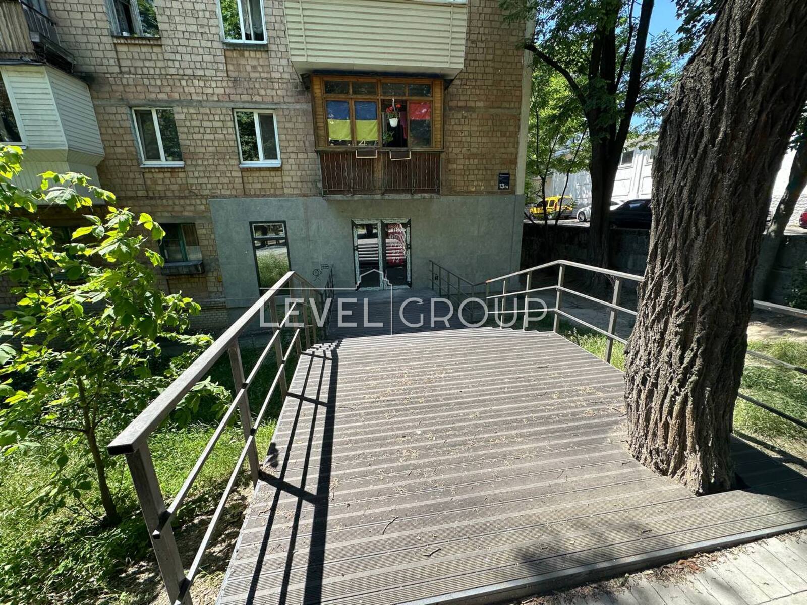 Перемишльська вул. (Червонопільська), 13/16