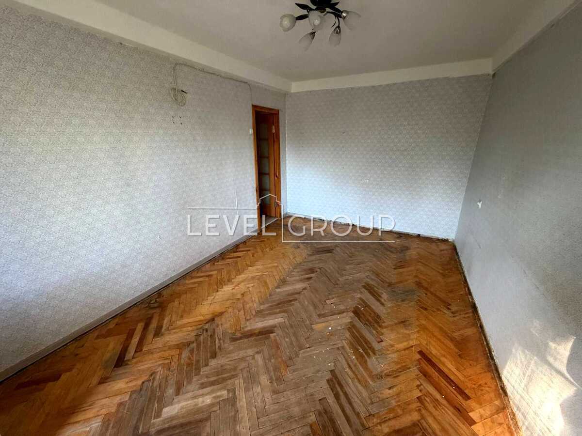 Lesya Kurbasa Ave., 18g