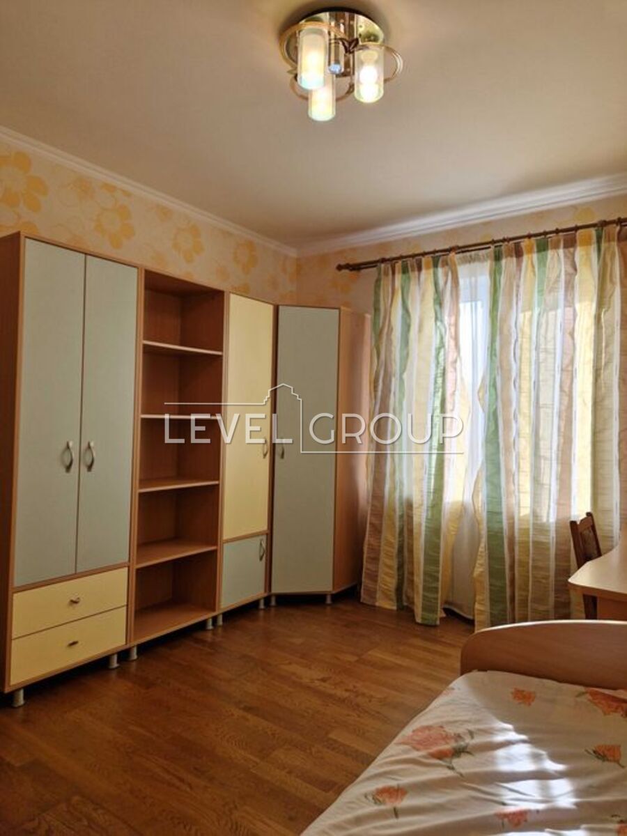 Тетяни Яблонської вул., 6