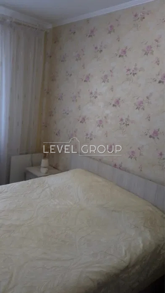 Тростянецька вул., 8Б