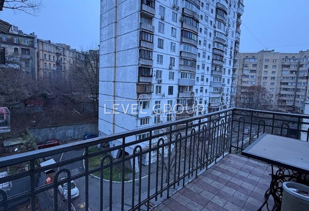 Саксаганського вул., 58