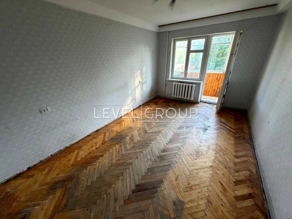 Lesya Kurbasa Ave., 18g