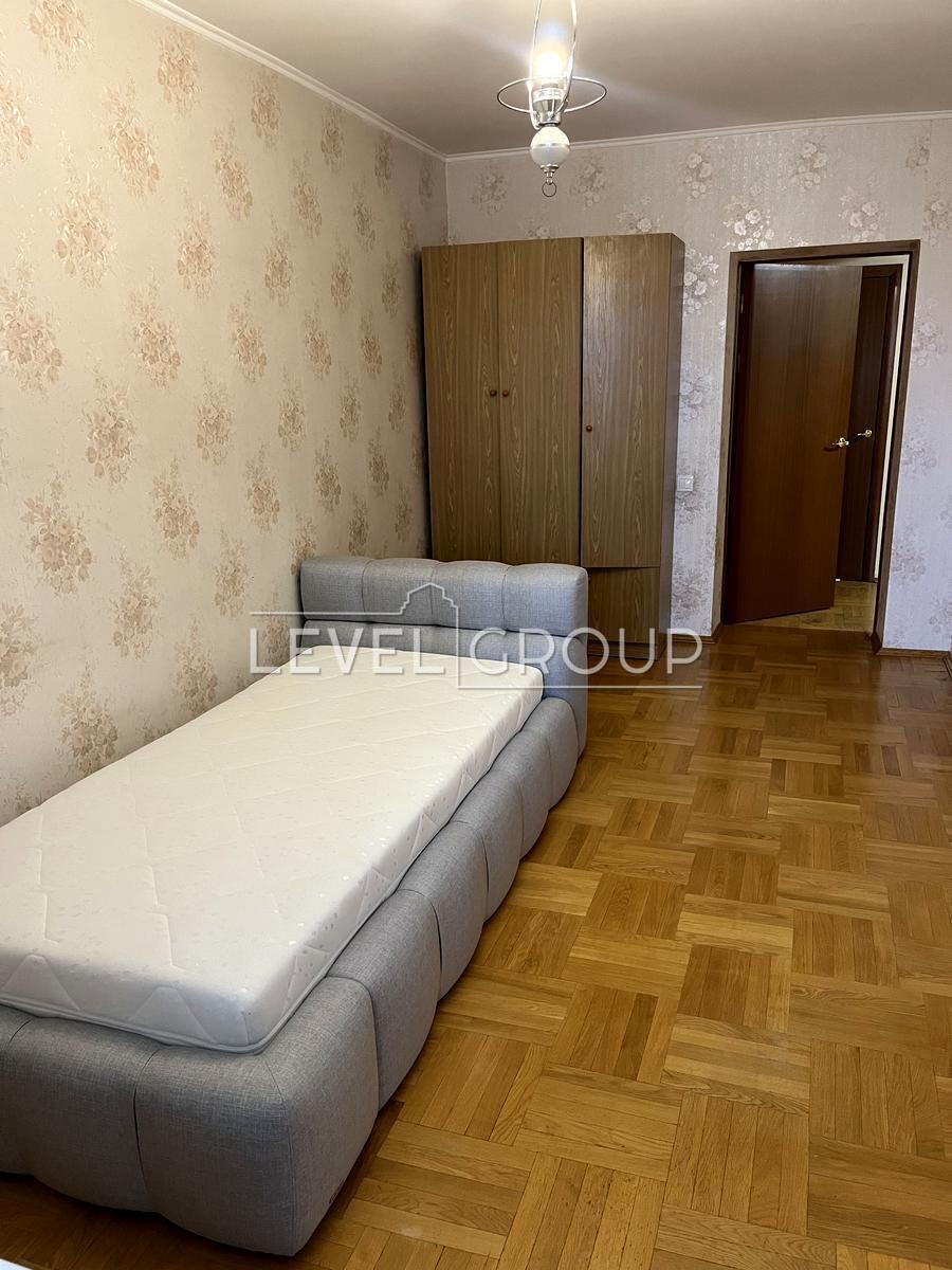 Sribnokilska St., 20