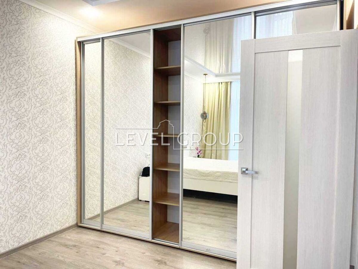 Mykola Zakrevskoho St., 95a