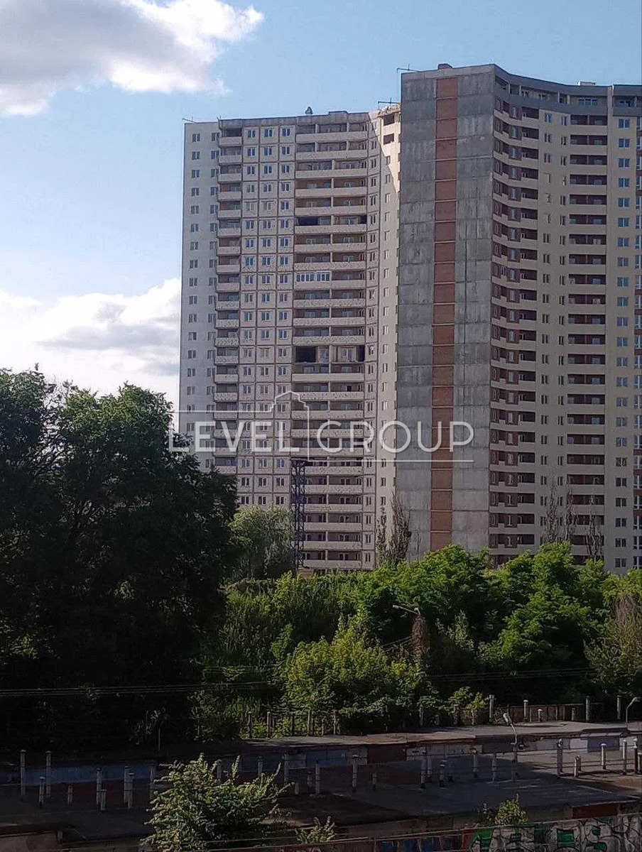 Новопольова вул., 2