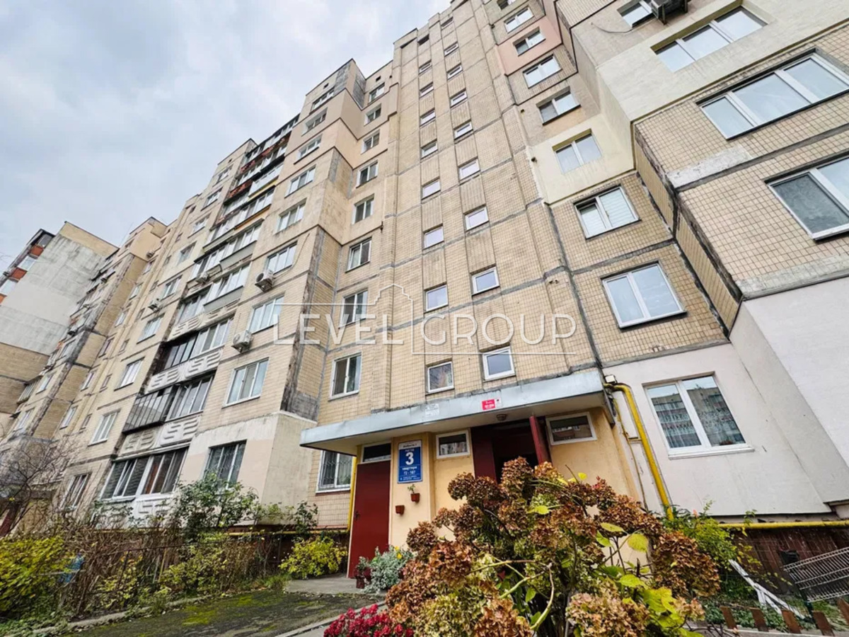 Tarasov Brotherhood St. (Dekabristov), 5