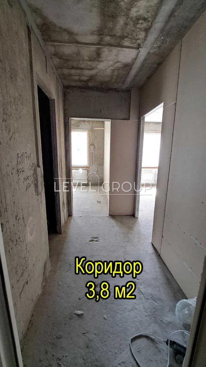 name_en