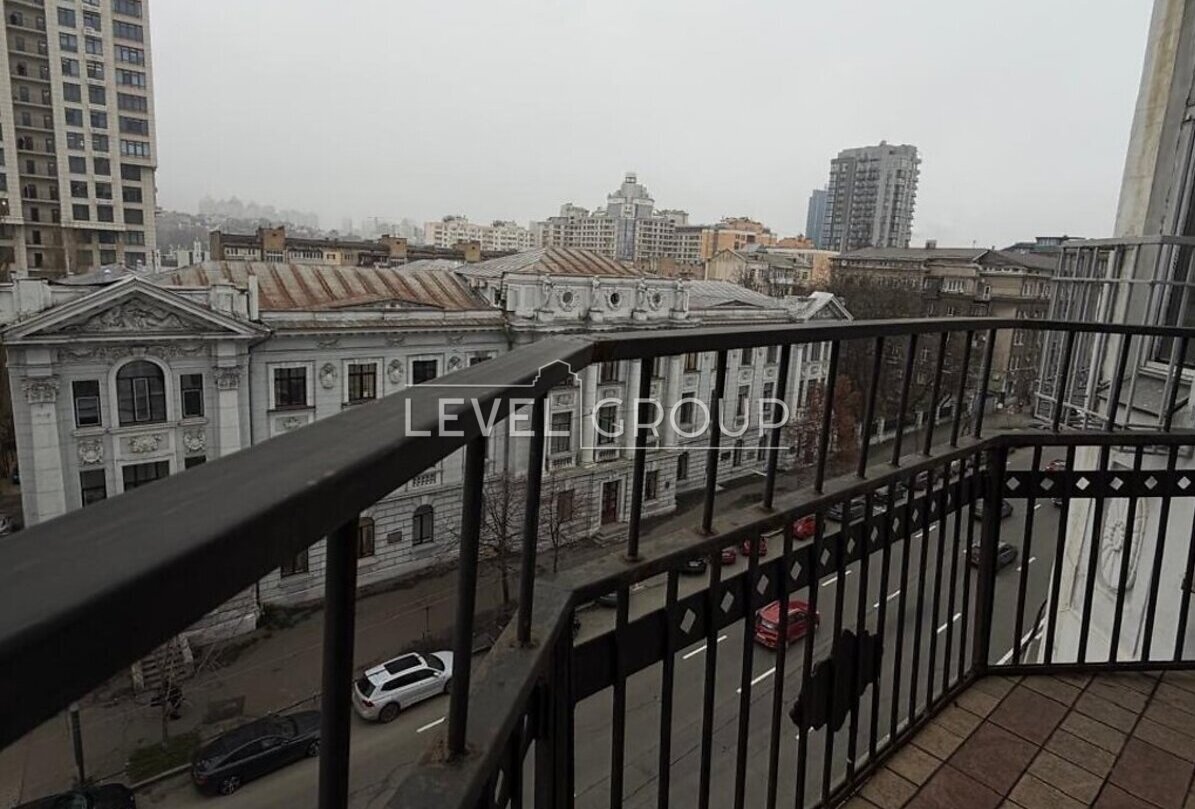 Саксаганського вул., 58