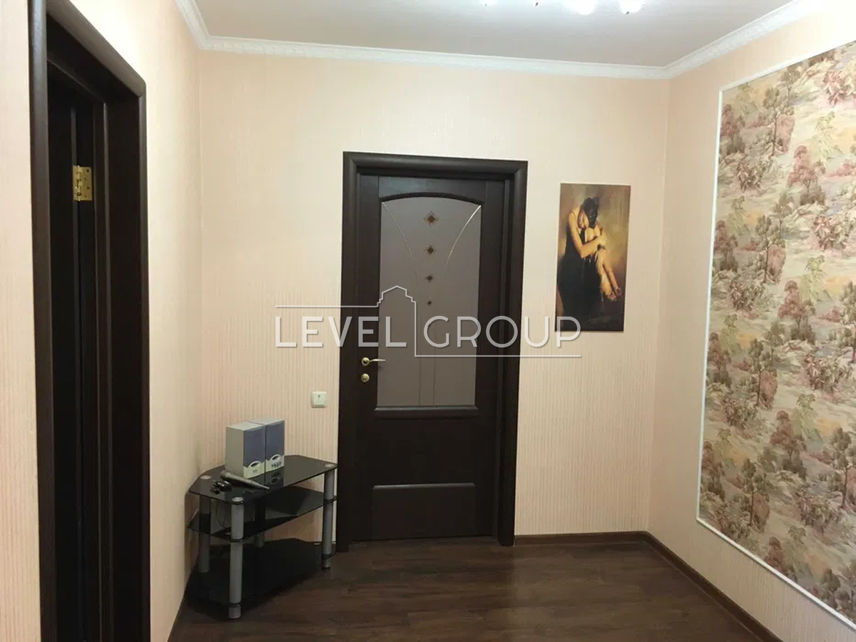 Европейського Союзу просп. (Правди), 31а