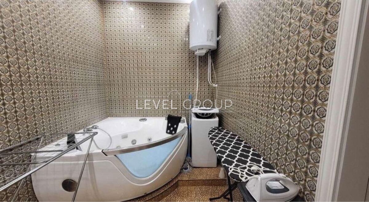 Володимира Івасюка просп. (Героїв Сталінграда), 2г