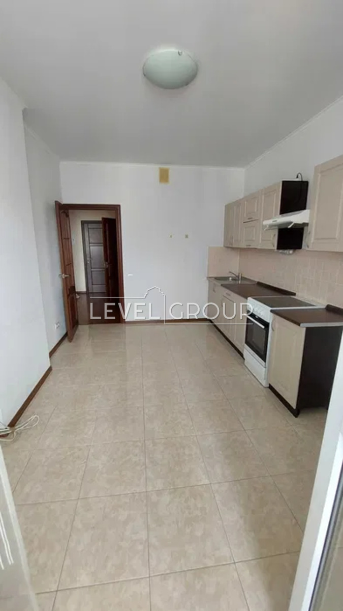 Воскресенська вул., 14е