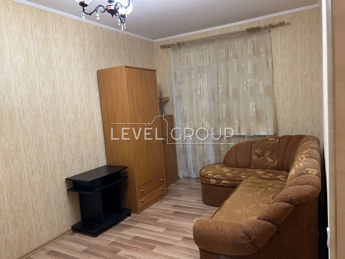 Степана Руданського вул., 3а