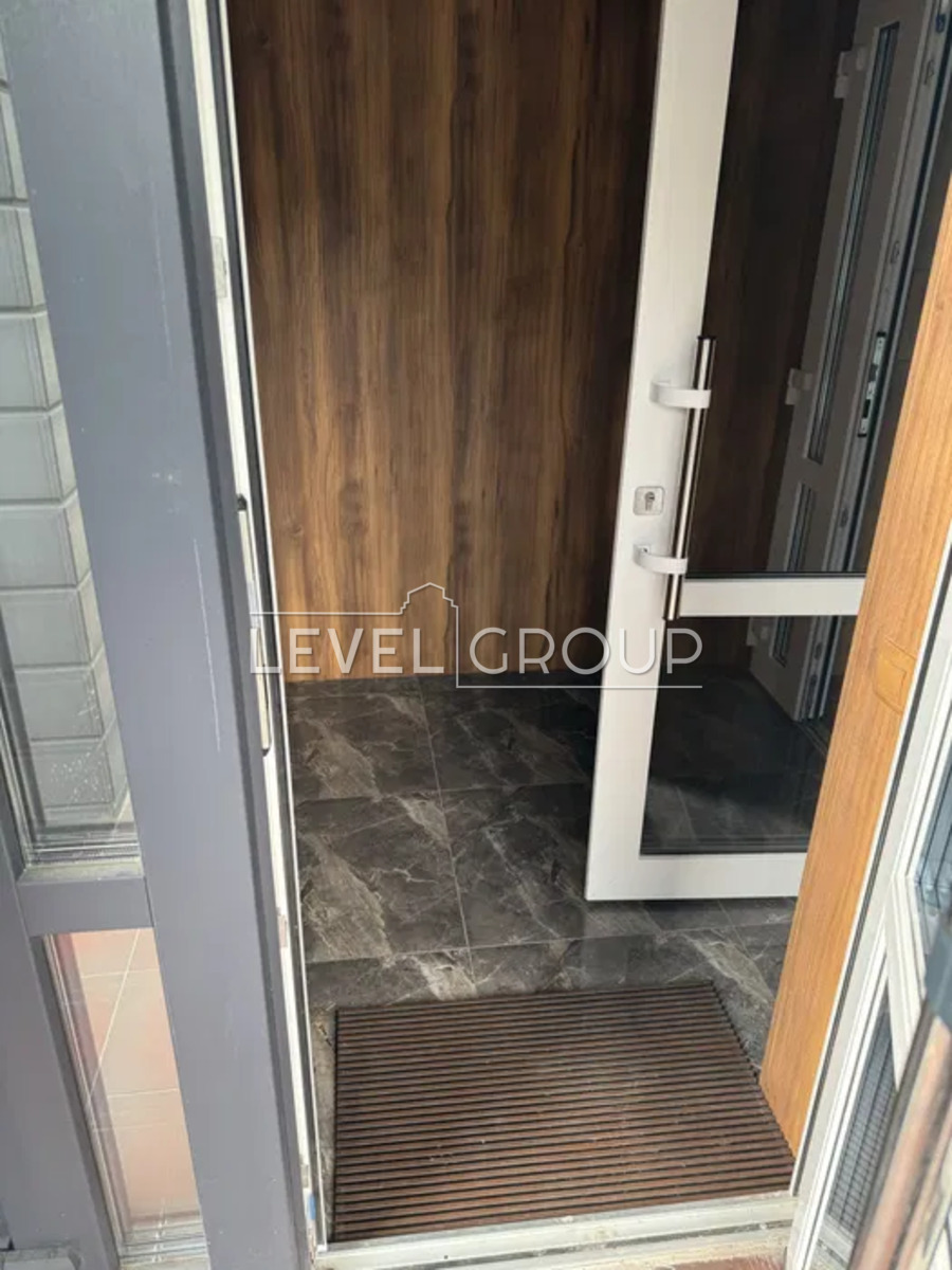 Костанайська вул., 13