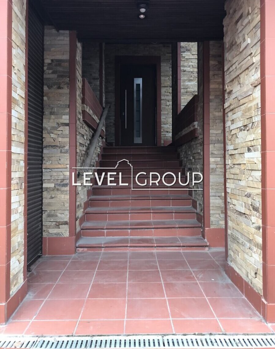 Dobryi Shlyakh St., 63