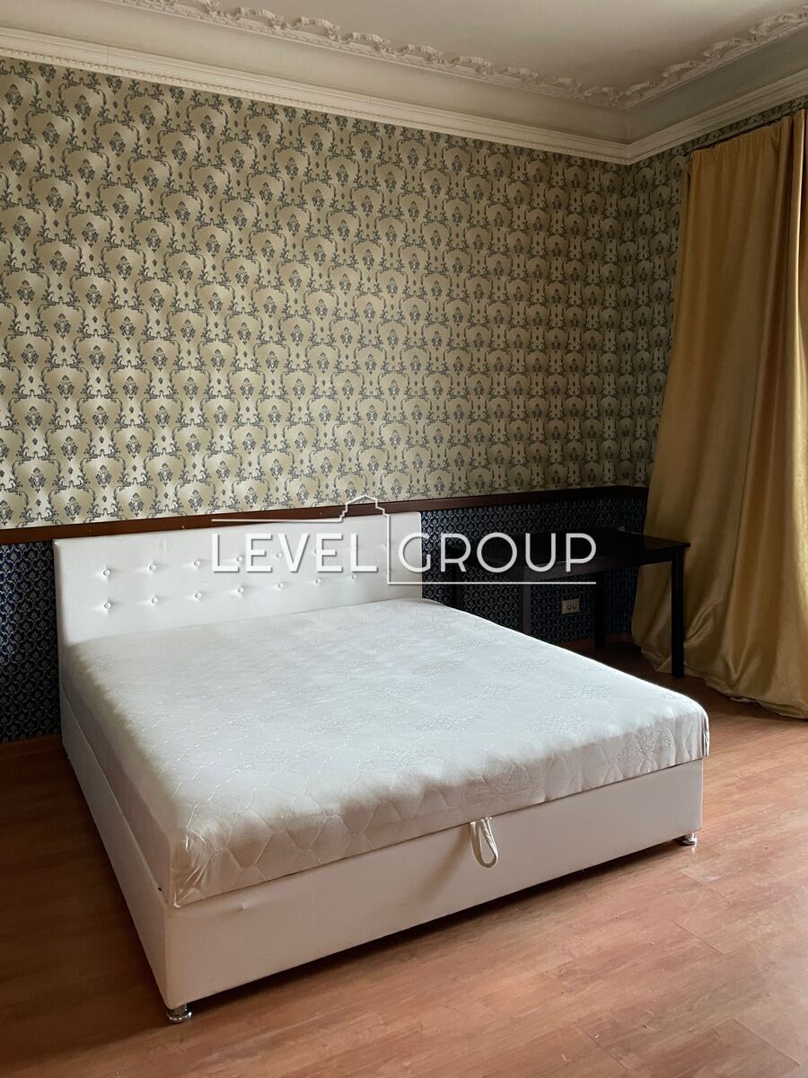 Тараса Шевченка бульв., 58