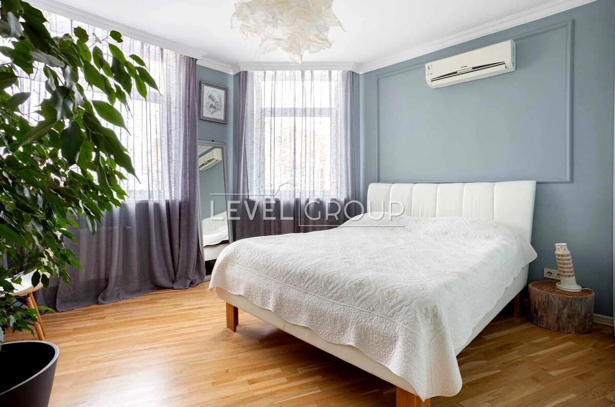 Сімї Кульженків вул. (Петра Дегтяренка), 35