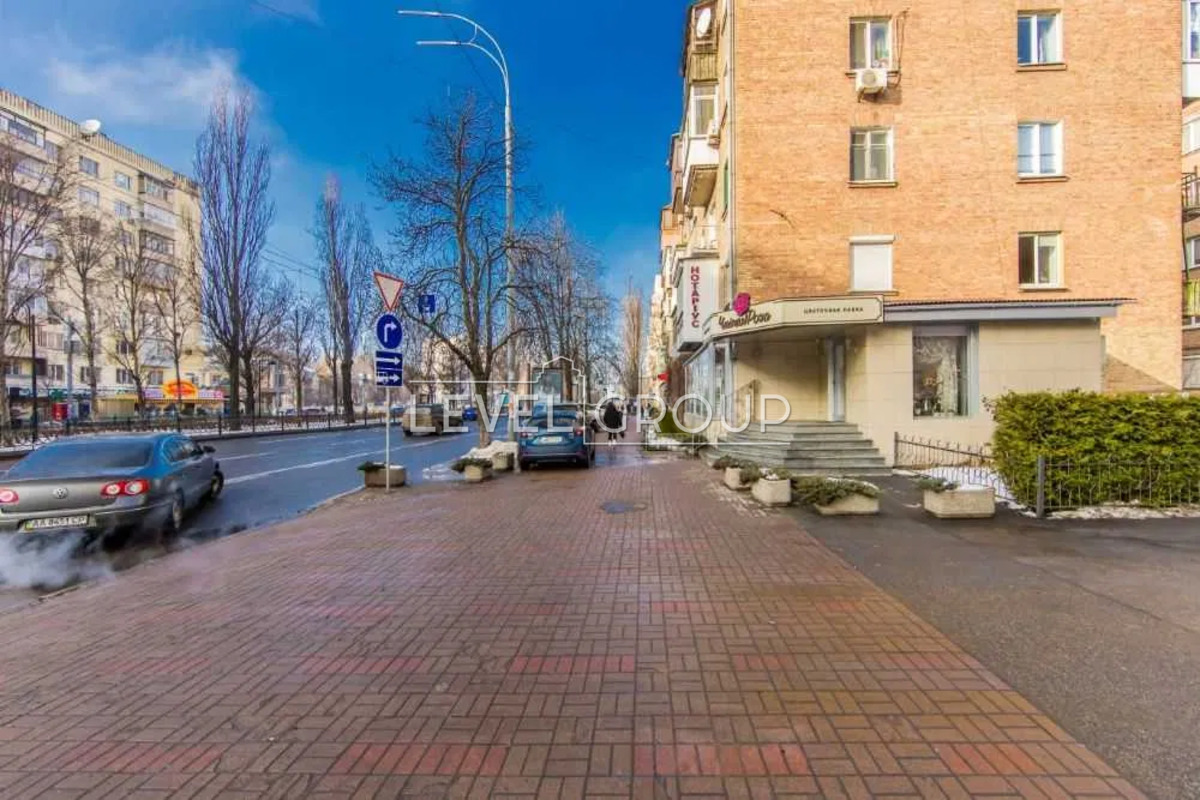 Лесі Українки бульв., 15