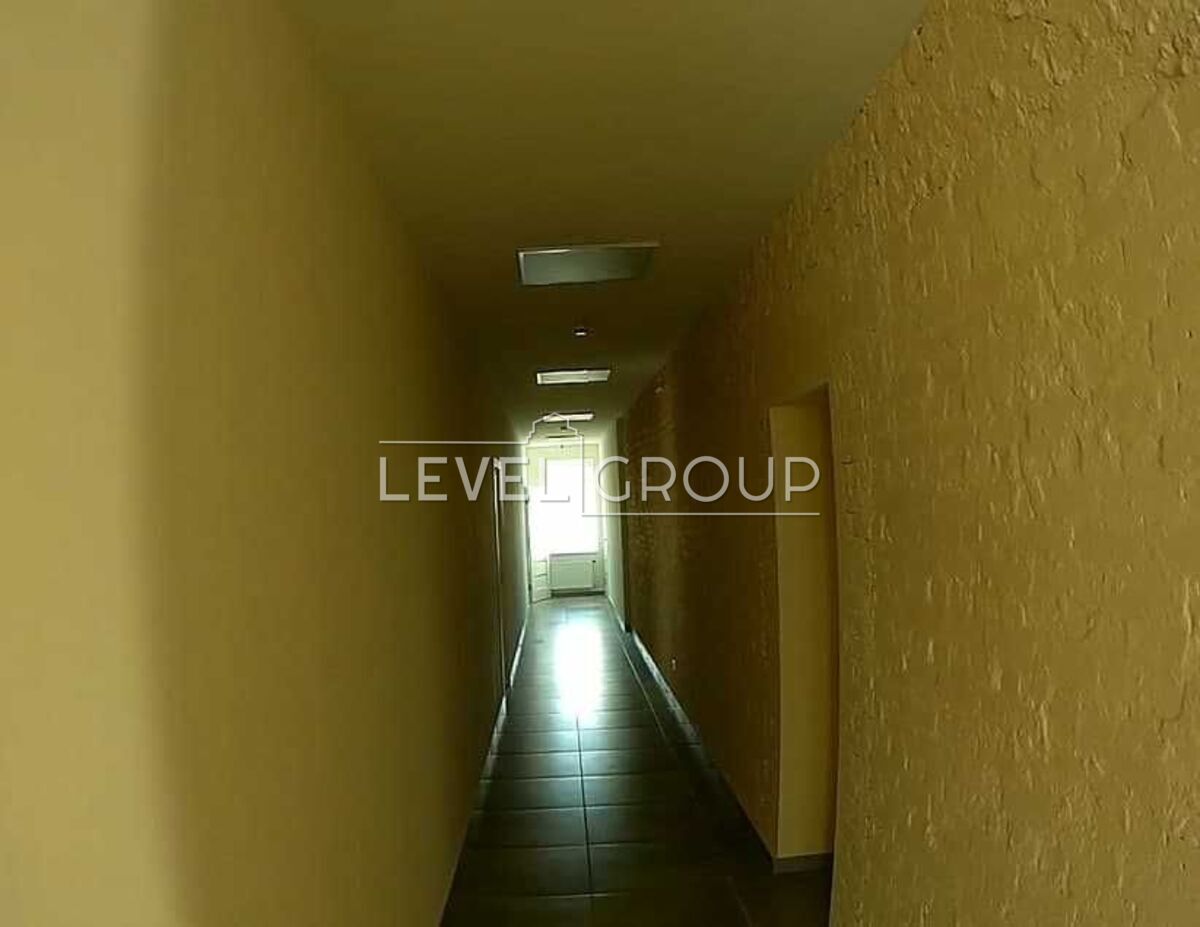 Прирічна вул.