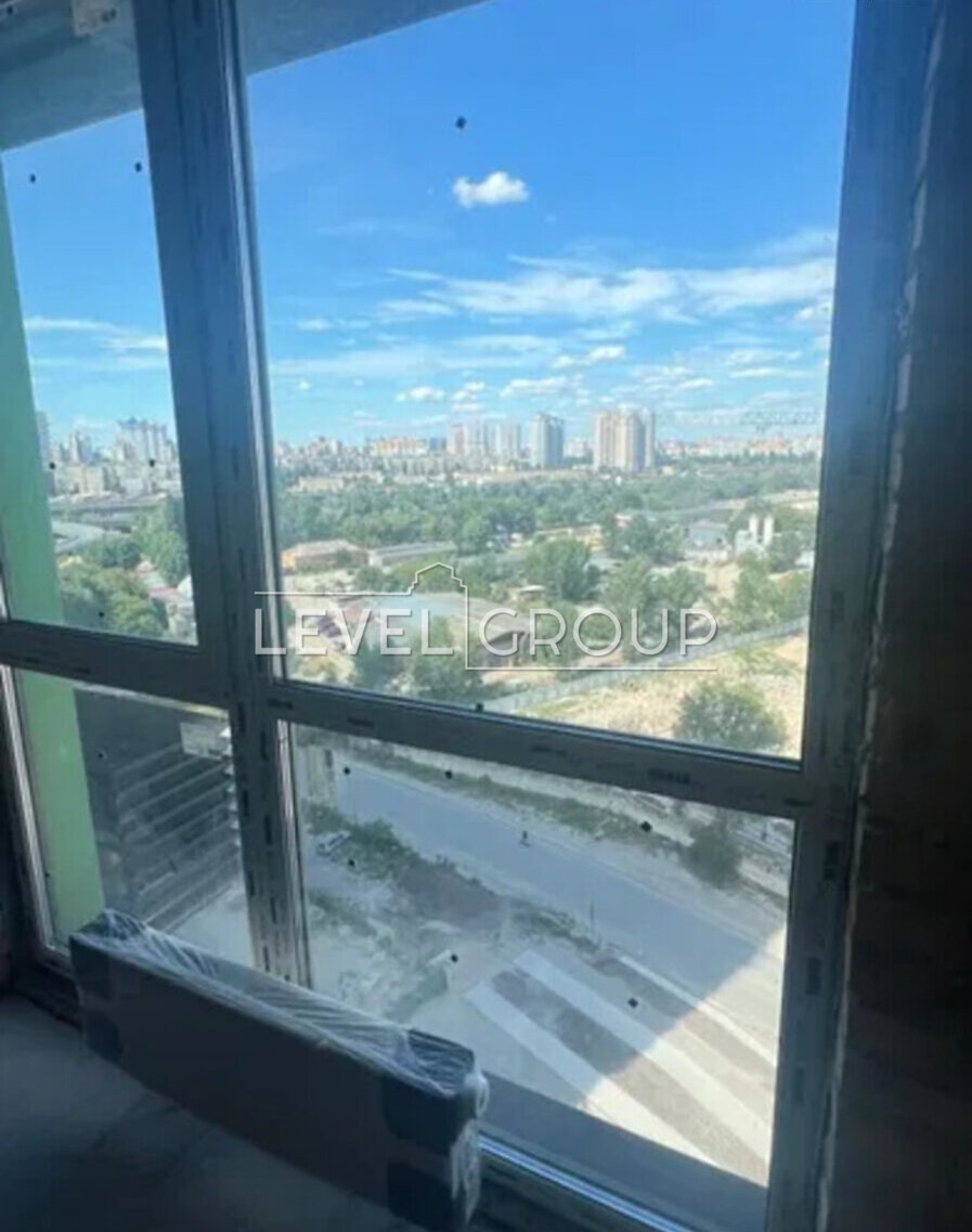 Причальна вул., 12