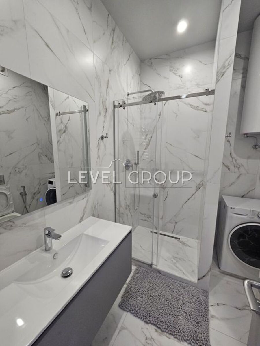 Lesia Ukrainka Blvd., 7v