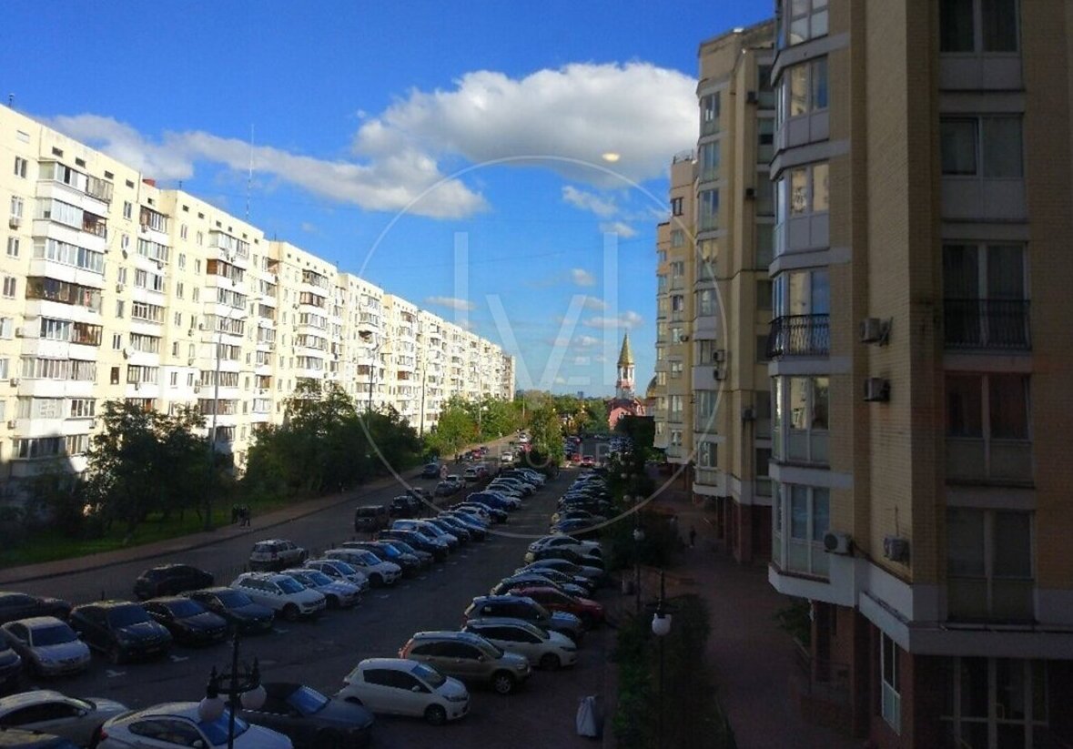 Володимира Івасюка просп. (Героїв Сталінграда), 24а