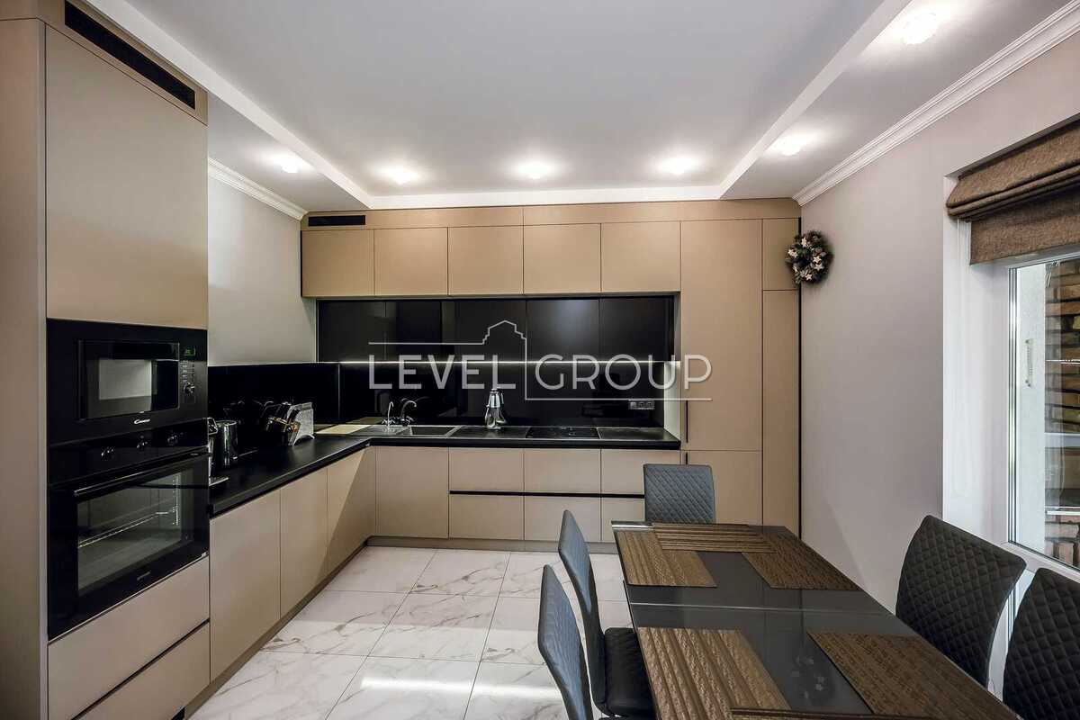 Lavandova, 25