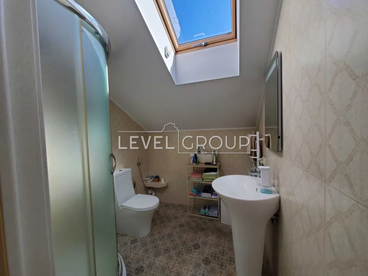 Revolutions Lane, 2m