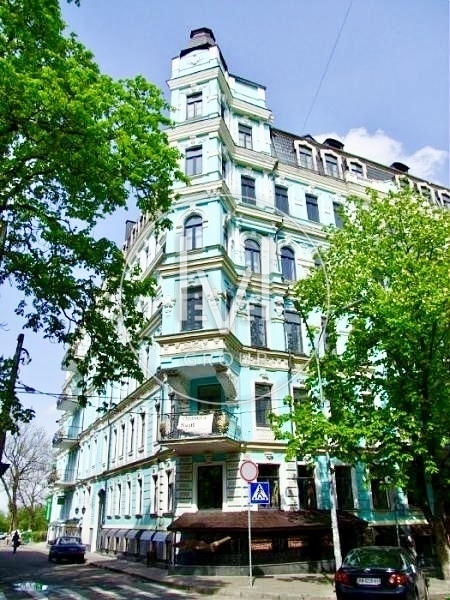 Volodymyrska St., 4