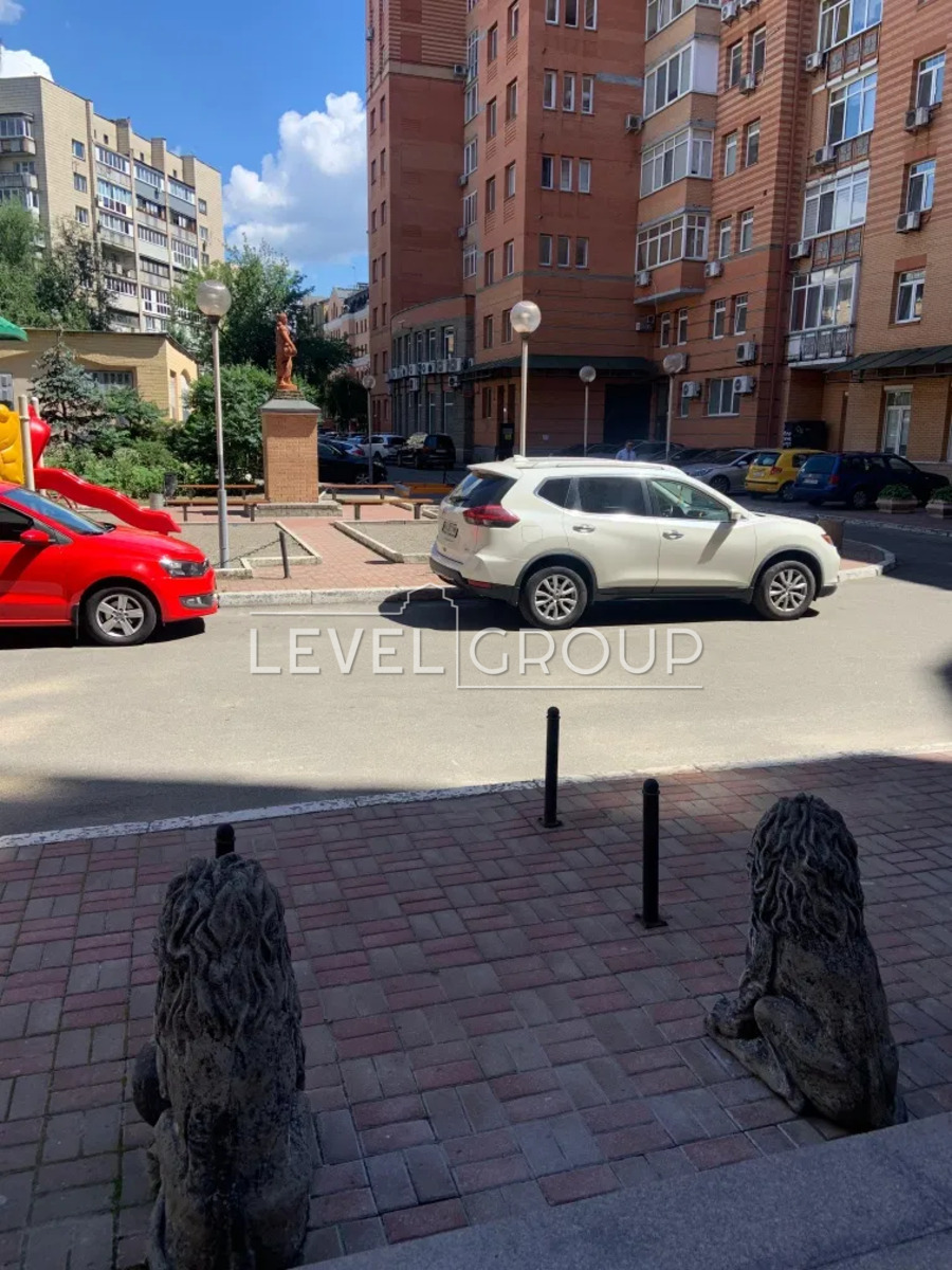 Serhiy Gusovsky St., 15