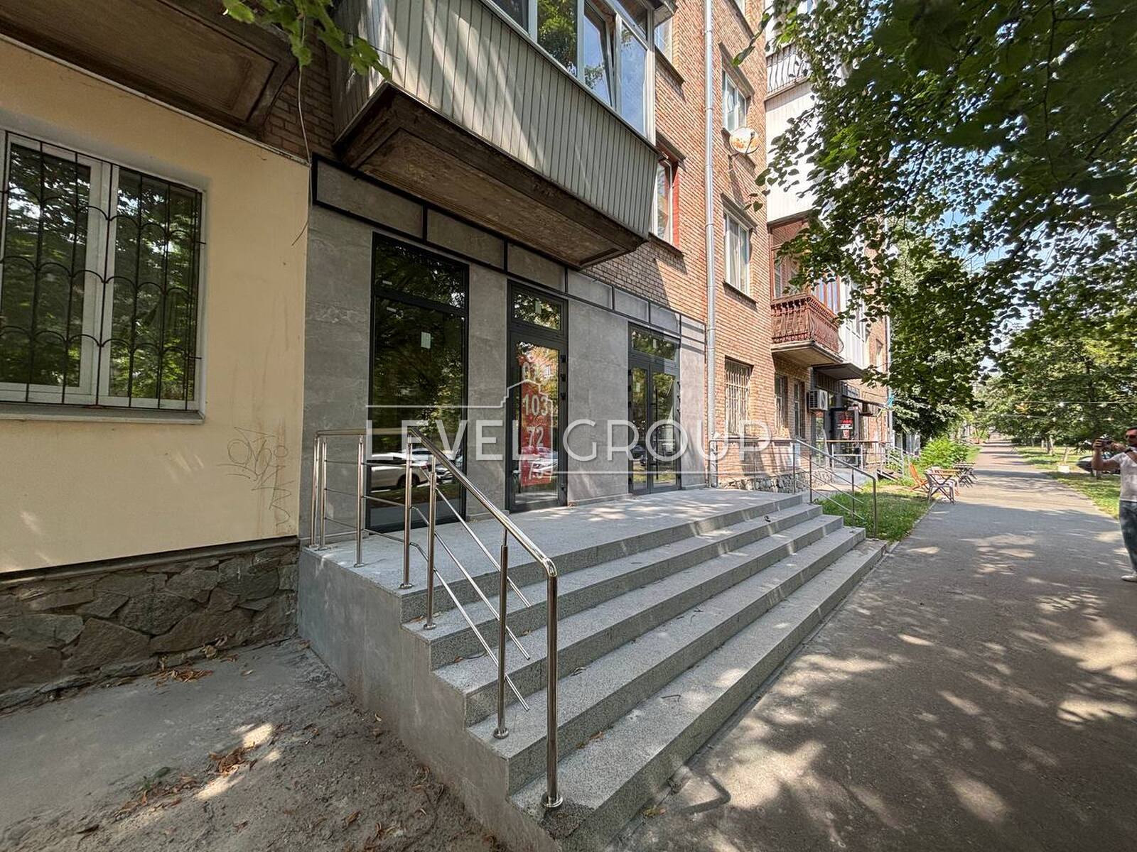 Джона Маккейна вул. (Івана Кудрі), 37