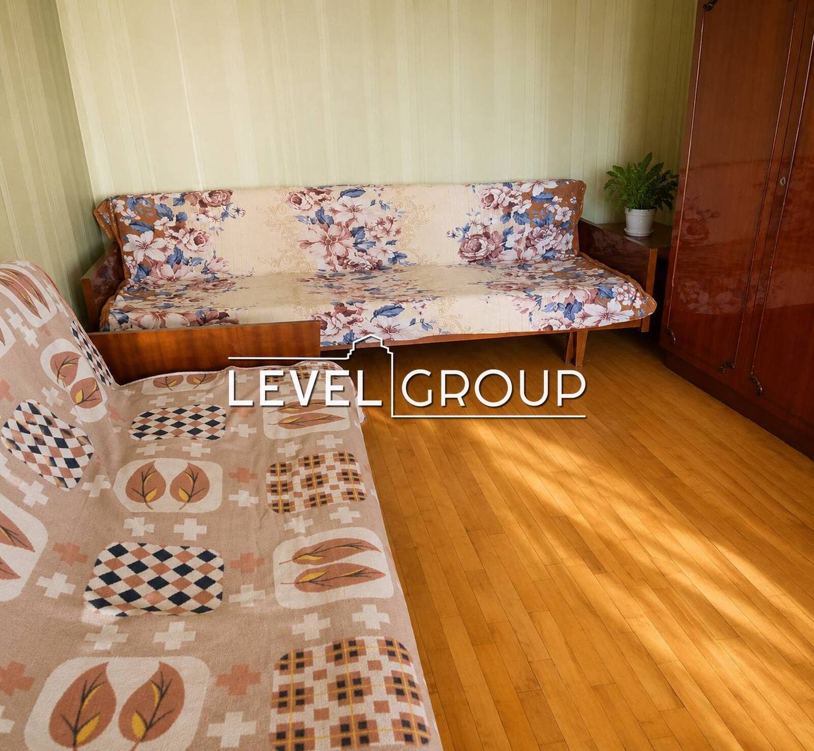Европейського Союзу просп. (Правди), 64б
