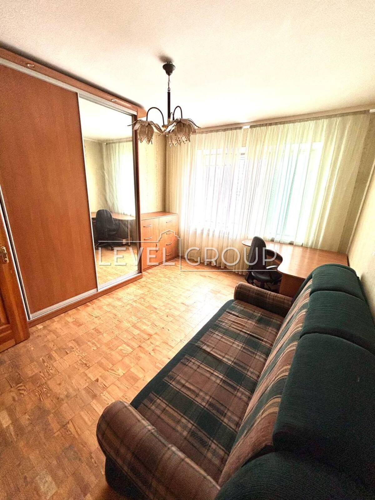 Миколи Закревського вул., 13