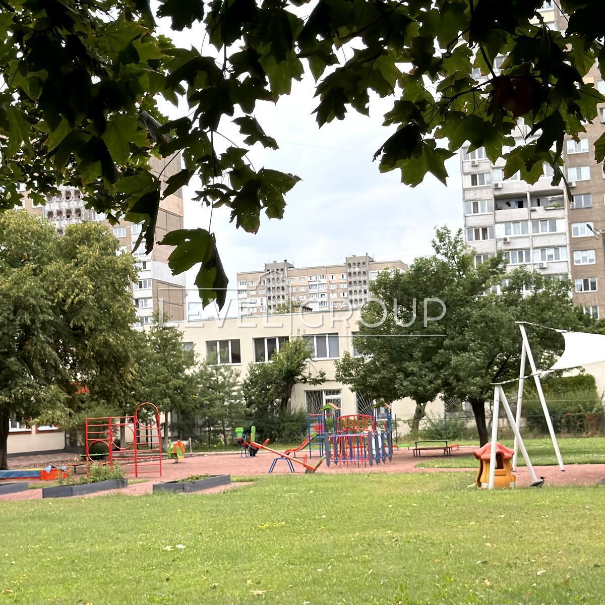 Оболонський просп., 30/51