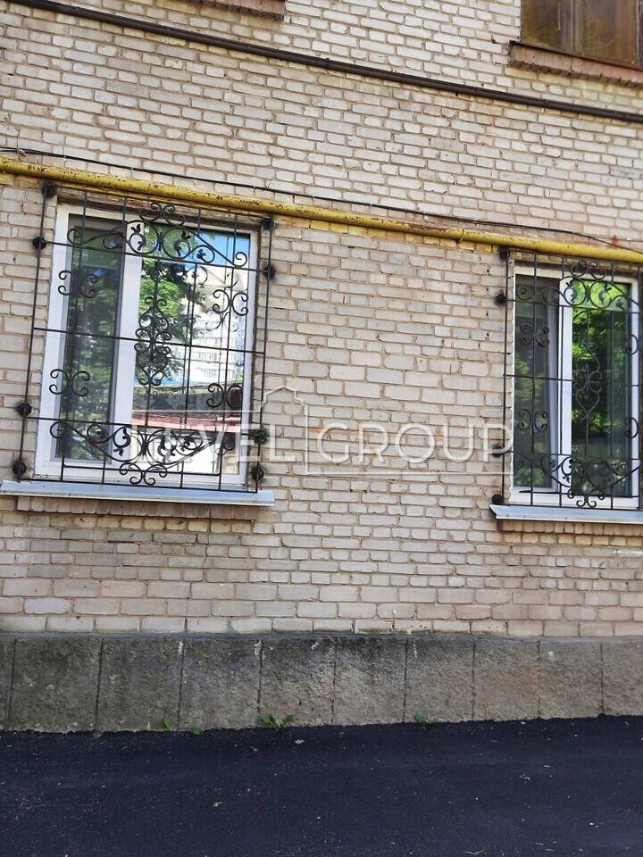 Ivan Kramskogo St., 19
