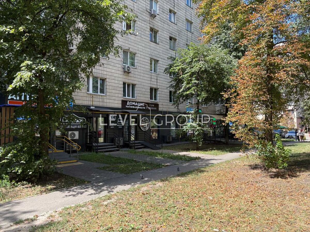 Василя Тютюнника вул. (Анрі Барбюса), 56