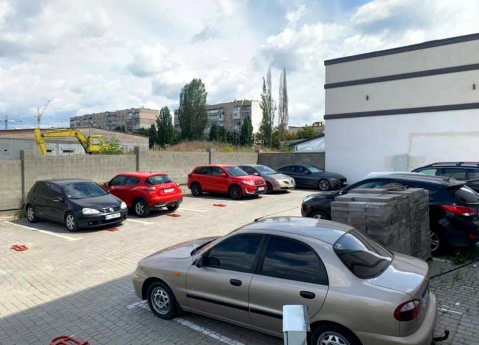 Київська, 1/8