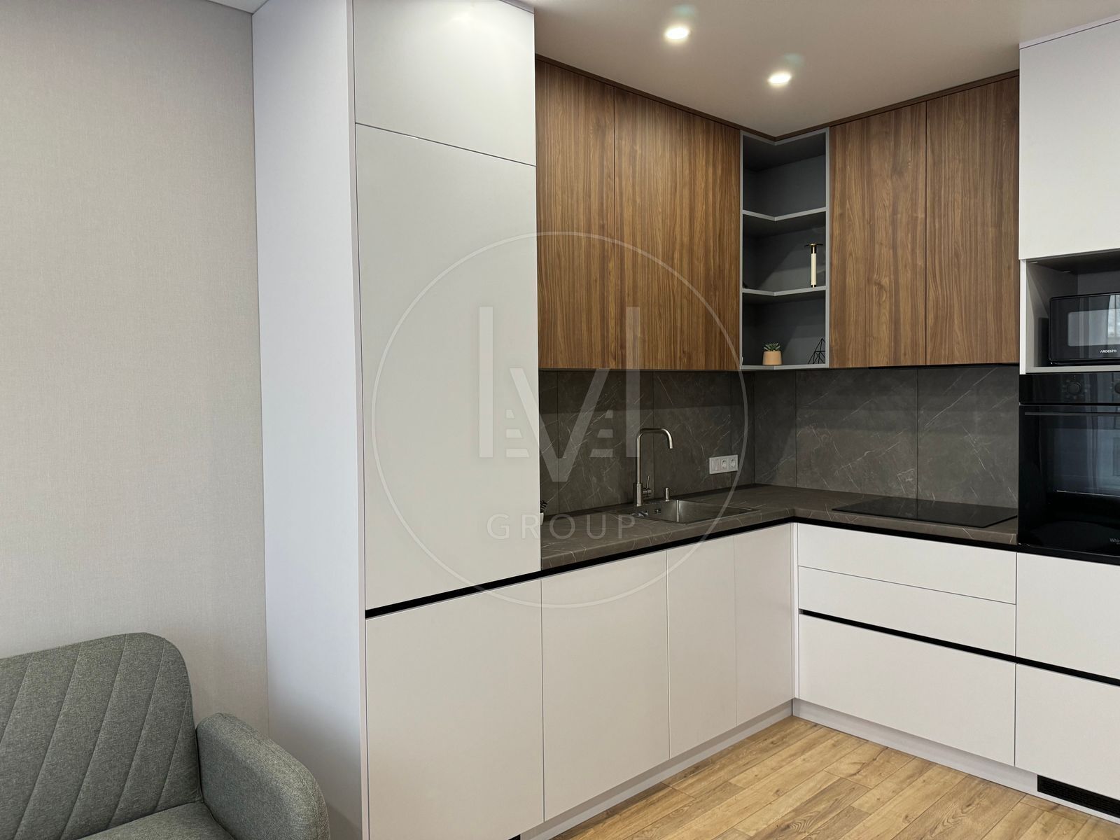 Prychalna St., 14
